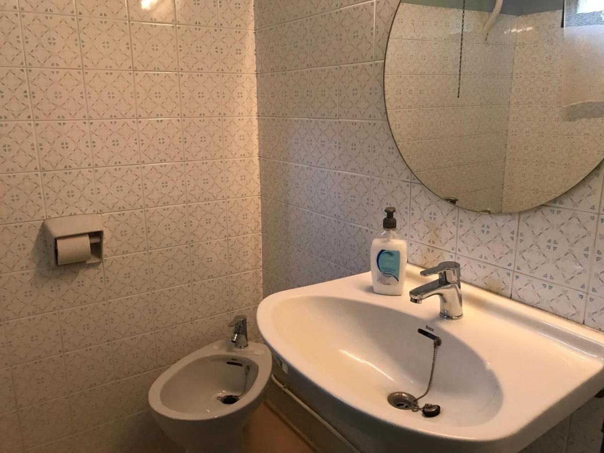 Hostal Casiano Camarasa Exterior photo